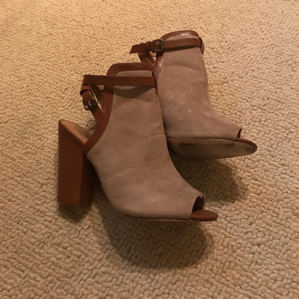 JOE’S SUEDE BOOTIE